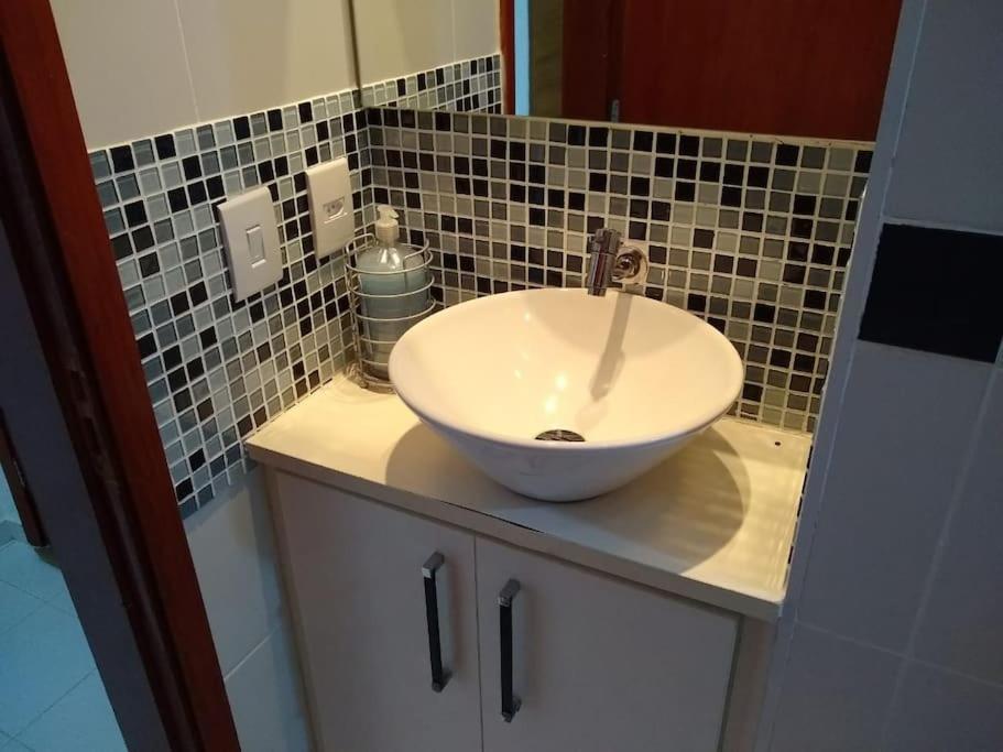 Apartamento Apto Av. Ipiranga Com 1 E Internet 300 Mb. *